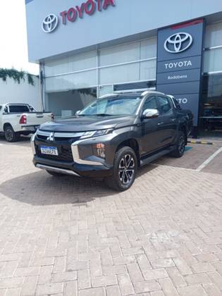 MITSUBISHI L200 TRITON 2.4 16V TURBO DIESEL SPORT HPE-S CD 4P 4X4 AUTOMÁTICO